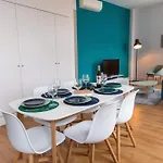 Апартаменты Sunny 3bdr In Graca By Lovelystay Лиссабон