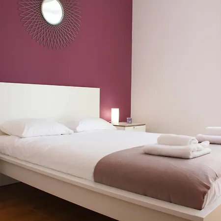 Апартаменты Sunny 3bdr In Graca By Lovelystay *