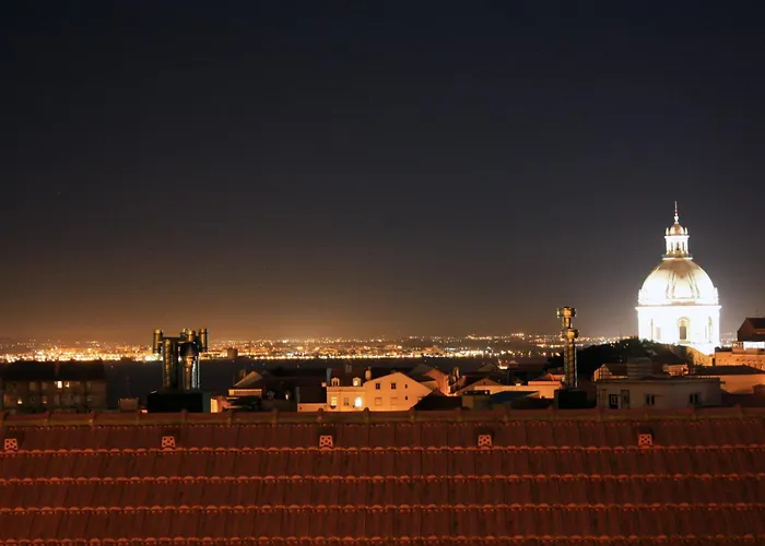 شقة Sunny 3bdr In Graca By Lovelystay *