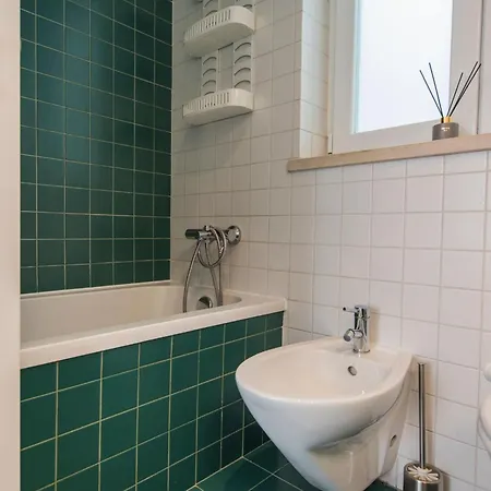 Apartment Sunny 3bdr In Graca By Lovelystay